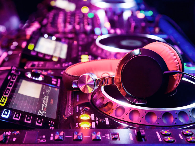 Los Angeles studio honours Jamaican sound system culture Entertainment Jamaica Gleaner