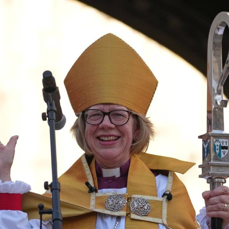 Archbishop of Canterbury expresses solidarity with Pope Leo in calling for peace