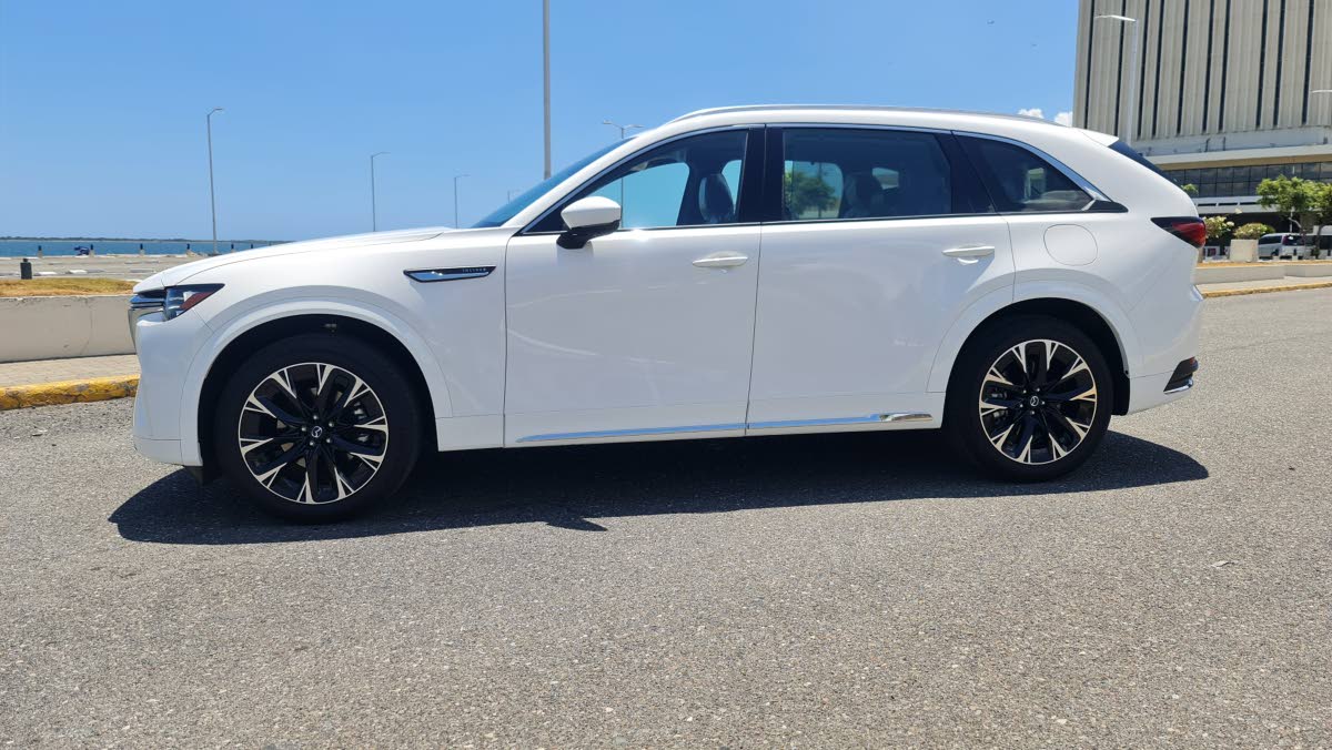 Elegance in motion defines the CX-90, with its flowing silhouette and refined details creating a sense of sophisticated movement even at a standstill.