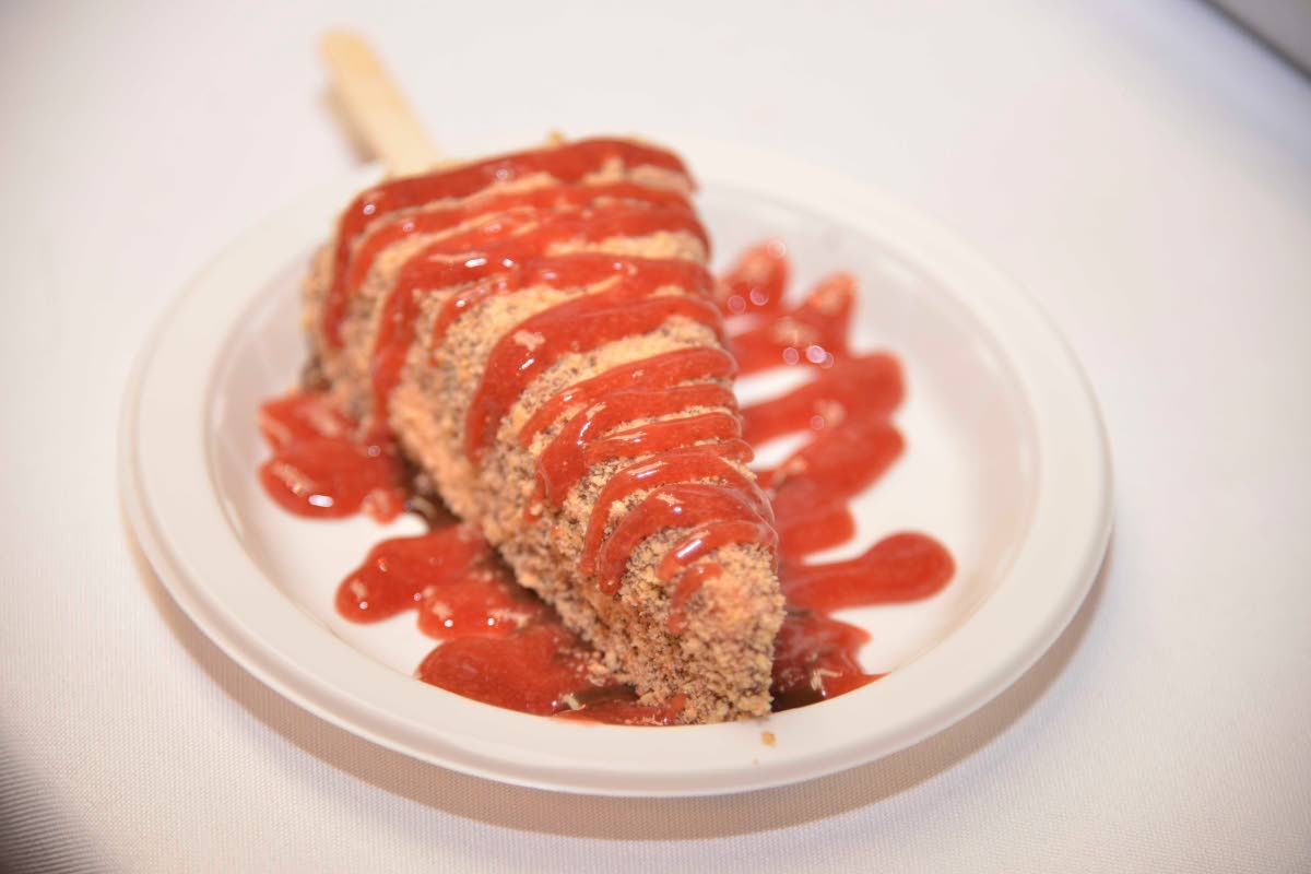 Strawberry Shortcake comes sprinkled with crunchy shortcake crumble and drizzled with a sweet, yummy strawberry glaze.