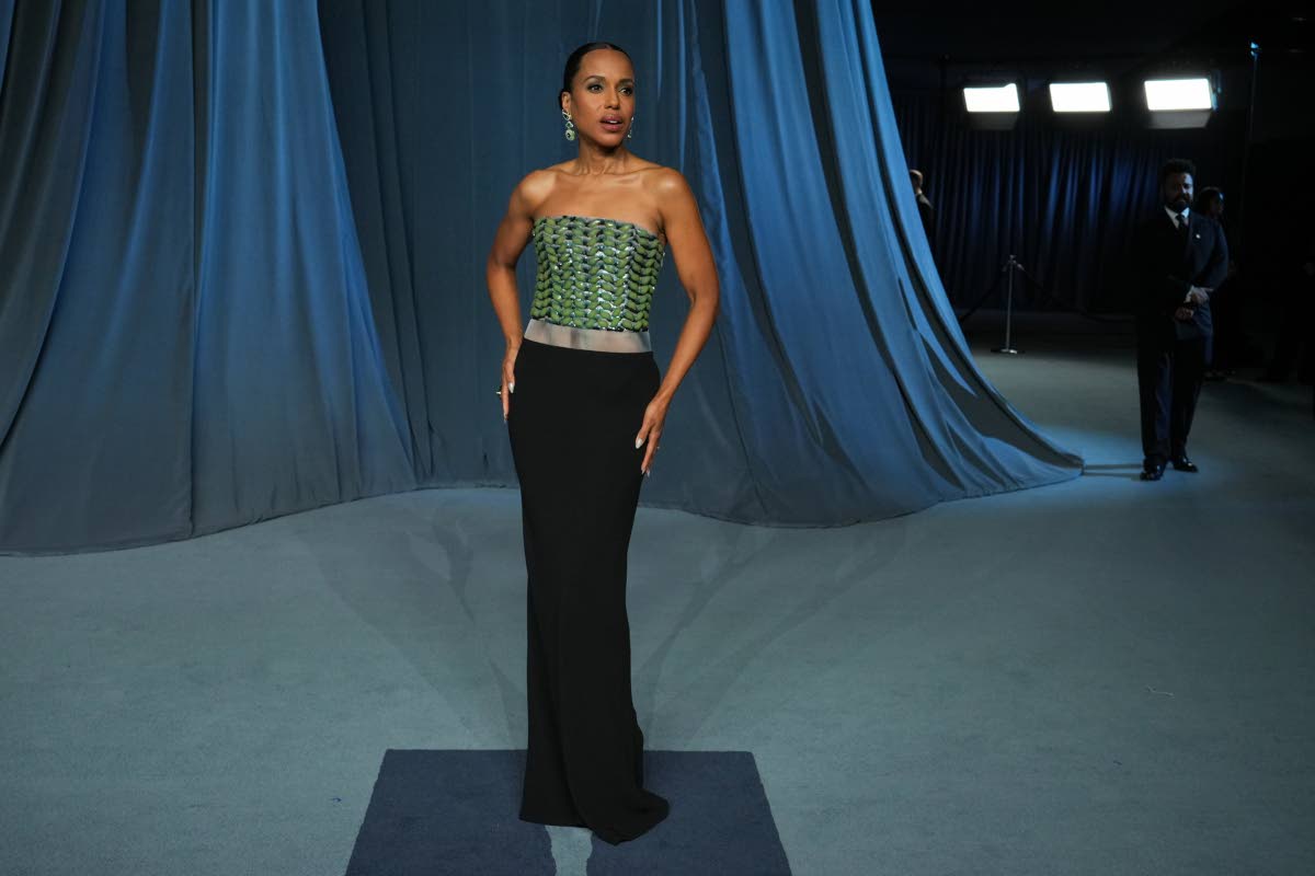 Kerry Washington hits the mark in Giorgio Armani.