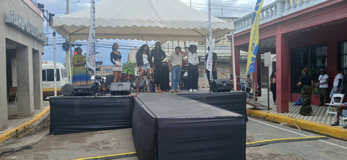 Models from My Model University showing the audience different types of poses. 