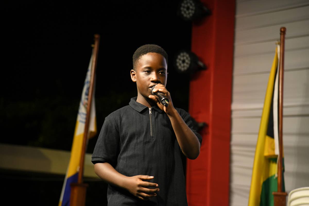 Soloist Jovanni Richards delights the crowd with his voice.