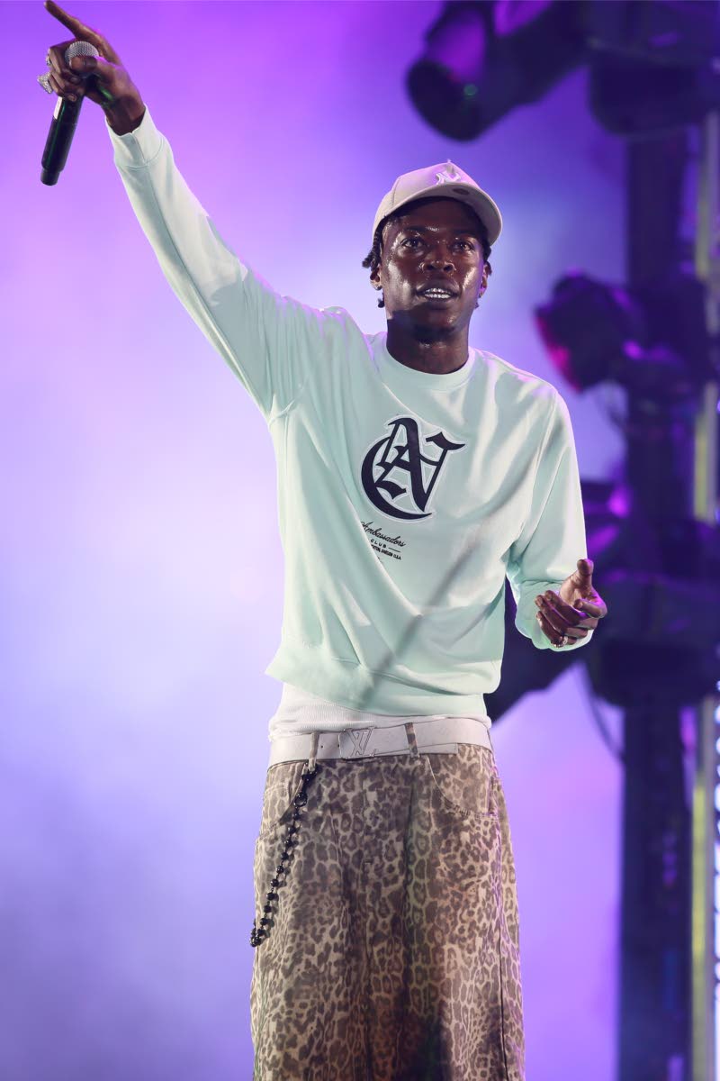 Skillibeng makes the charts with ‘Shake it to the Max Remix’ and ‘New Gear’, a collab with Vybz Kartel.