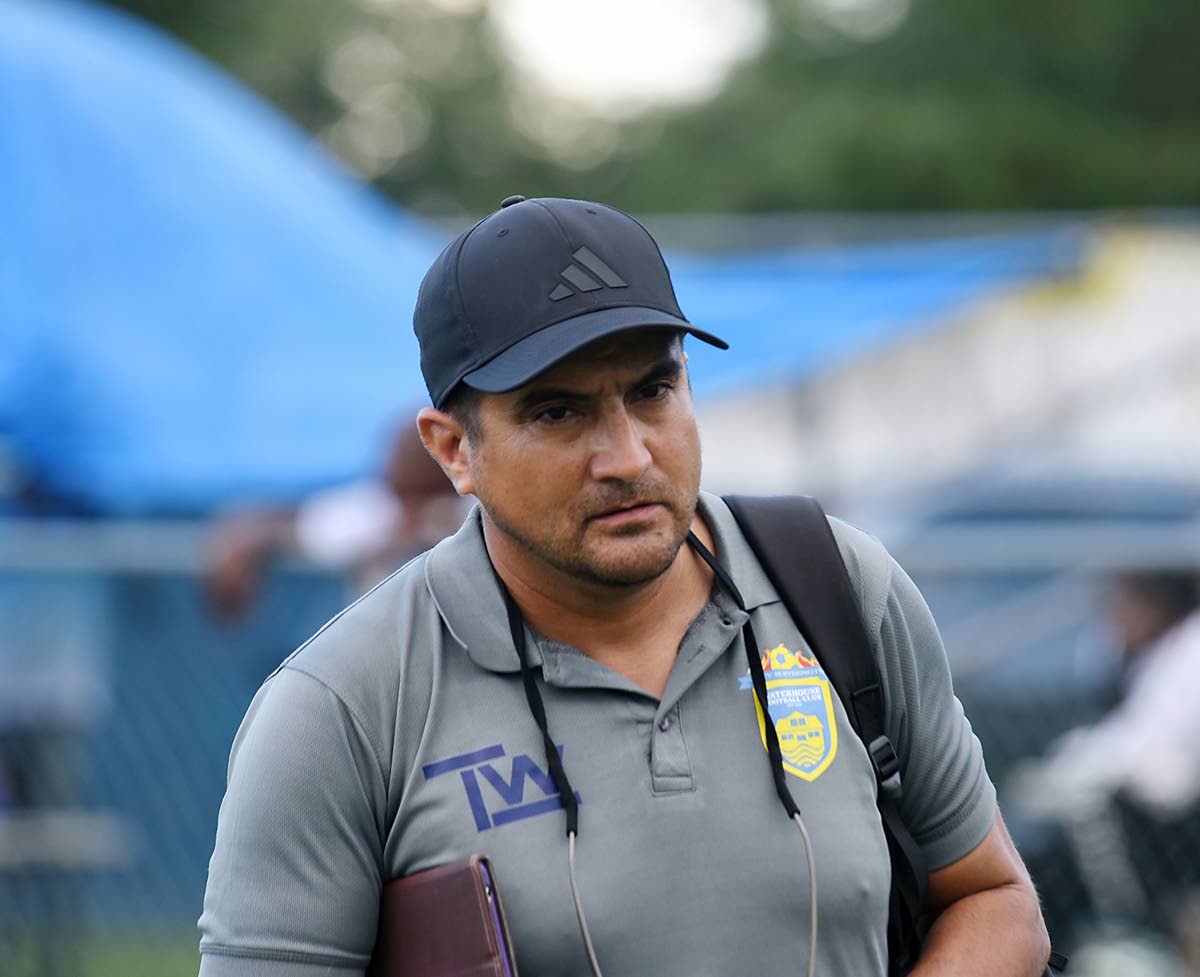 
Javier Ainstein, head coach of Waterhouse FC.