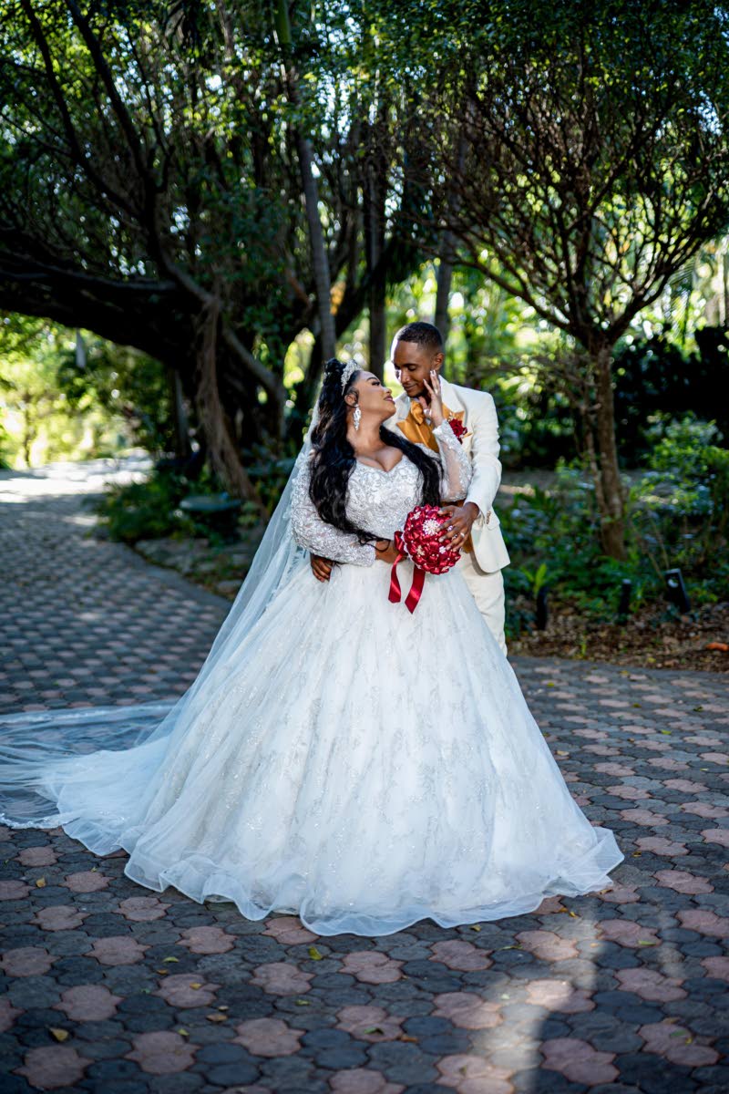 The look of love can be found in each other’s eyes, and that is the essence of their romance.