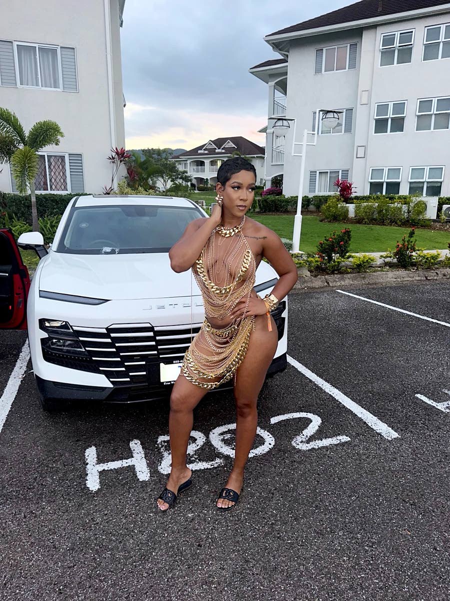 Jones rocked a chained two-piece swimsuit set for the Sandz event last Monday.