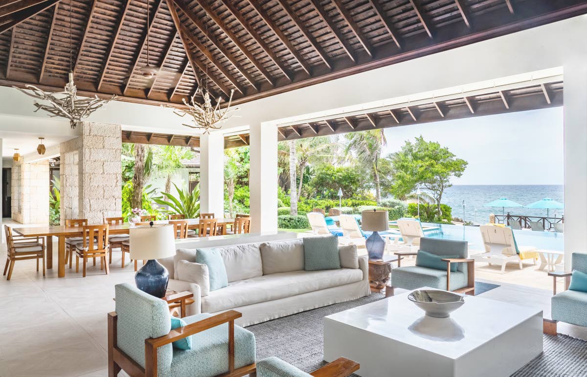 The verandah faces the shoreline. 