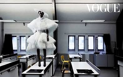 Styled by Aline De Beauclaire, The Rock’s fashion star wears a white tulle pleated cape, skirt and hat by Luchen.
