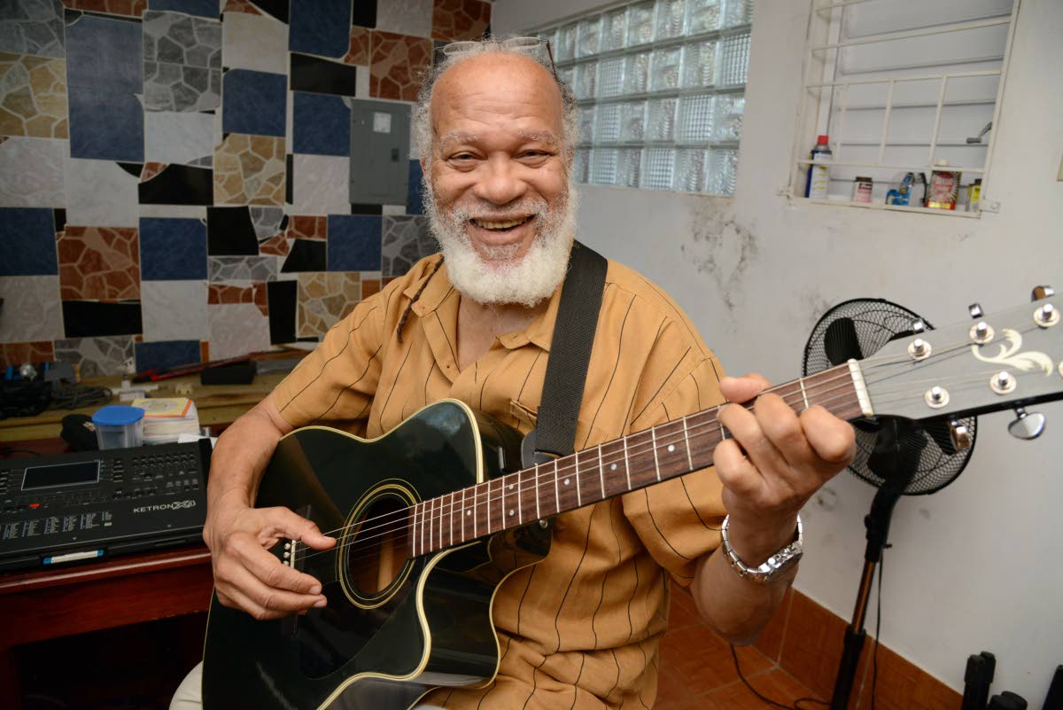 Veteran singer, songwriter, and storyteller Ernie Smith, who passed on Thursday in Florida, is remembered for his enduring musical legacy.