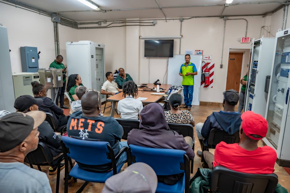  4H Jamaica Centre Manager, Michael Powell, leads a Drip Irrigation and Water Harvesting session for farmers in St Elizabeth.