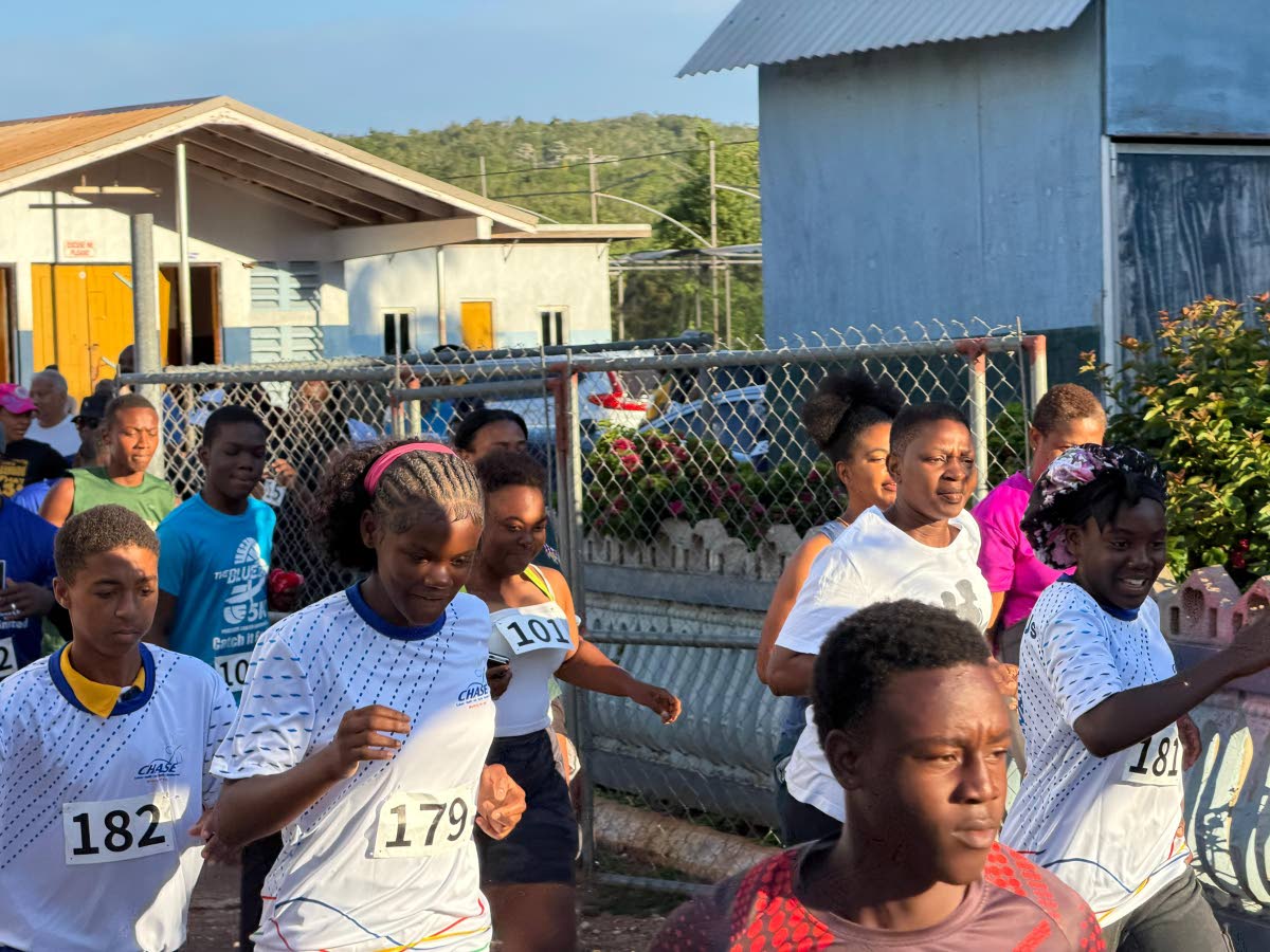 Participants begin the race at New Forest High School’s 5K Run/Walk, held on April 26 in the school’s community.