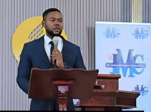 Mayor of Montego Bay Richard Vernon addressing the St James Municipal Corporation Emancipation and Independence Church Service at the Norwood Seventh-day Adventist Church on Saturday. 