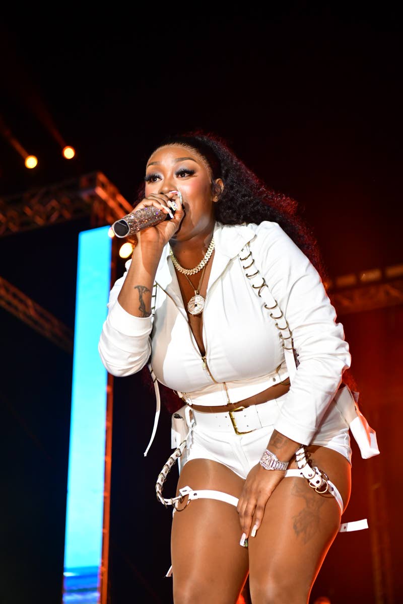 Rocking custom DéNalli, the ‘Top Gyal’ artiste Shaneil Muir made her Dream Weekend debut on Monday at Igloo, with the look styled by Neko ‘Bootleg Rocstar’ Kelly.