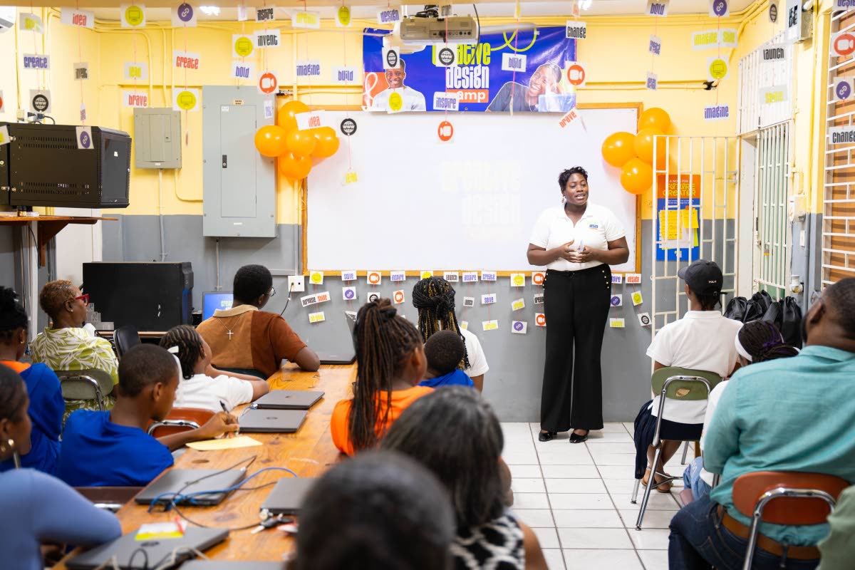 Carey-Lee Dixon, founder and lead facilitator of the Creative Design Camp, addresses students, parents, educators, and industry experts at the camp’s final showcase. 