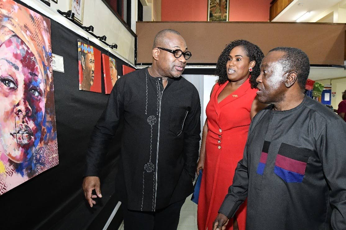 Principal of The University of the West Indies, Mona Campus, Professor Densil Williams (left) exchanges thoughts Kaysia Vaughan, group chief customer and brand officer, VM Group and Professor Hopeton Dunn. 