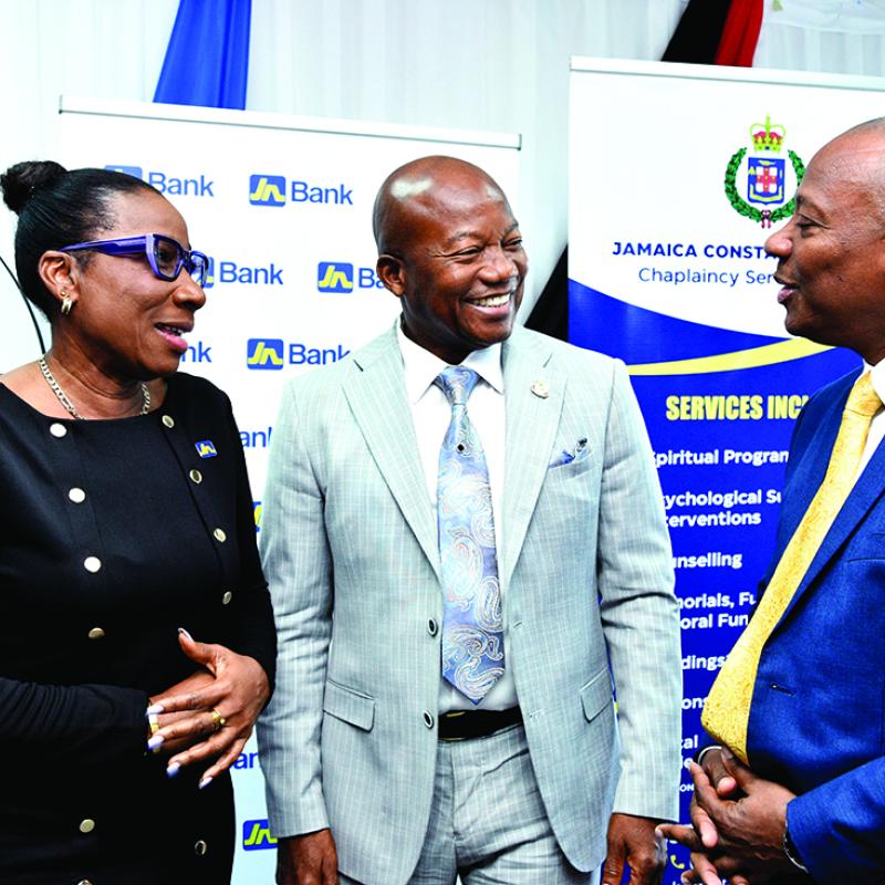 Banker outlines three habits to achieve financial stability