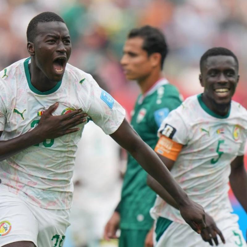 Senegal routs 10-man Iraq 5-0 to boost hopes of reaching World Cup knockout rounds