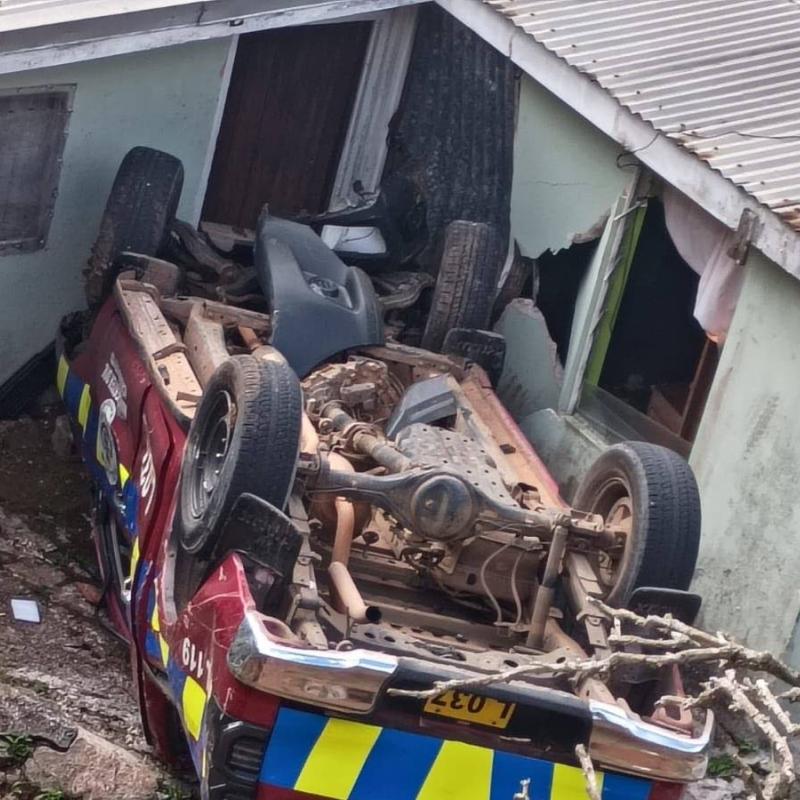 Four cops injured as police vehicle crashes into house in Clarendon