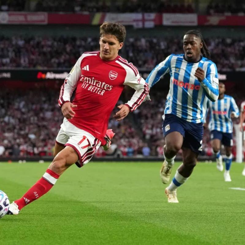 Tzolis shines as Arsenal open EPL season with easy win