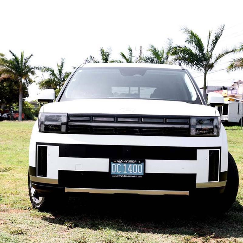 Clash of the Midsize Giants: Santa Fe Meets Jaecoo J8