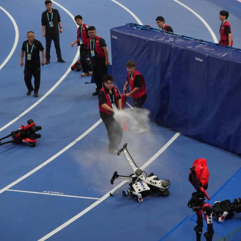Chinese humanoid robot sets new 100-meter sprint record at Beijing Games