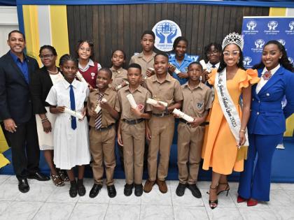 Robin Levy (left), group chief executive officer, Jamaica Co-operative Credit Union League (JCCUL); Paulette Kirkland (second left), director at Department of Co-operatives & Friendly Societies; Brithney Clarke (second right), Miss Jamaica Festival Queen 2