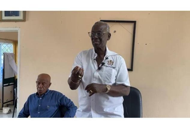 Minister of Local Government and Community Development Desmond McKenzie addressing administrative staff at the St Elizabeth Municipal Corporation at a meeting on January 16.