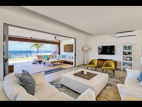 This is living in total bliss, where indoors and outdoors hug each other and never let go.